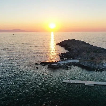 Kavos & Aparthotel 3*