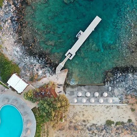 Kavos & Aparthotel 3*