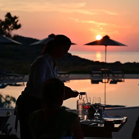Aparthotel Kavos & 3*