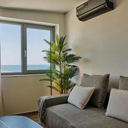 Aparthotel Kavos & 3*