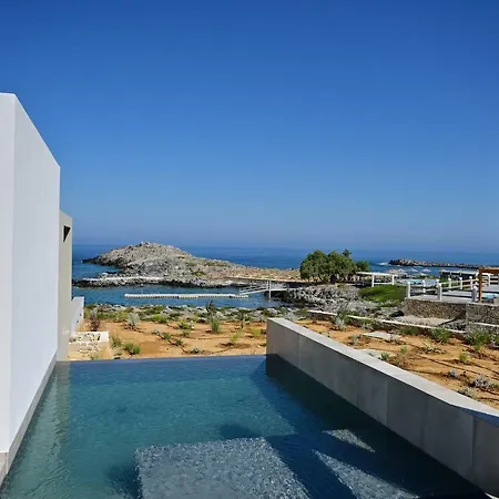 Kavos & 3*